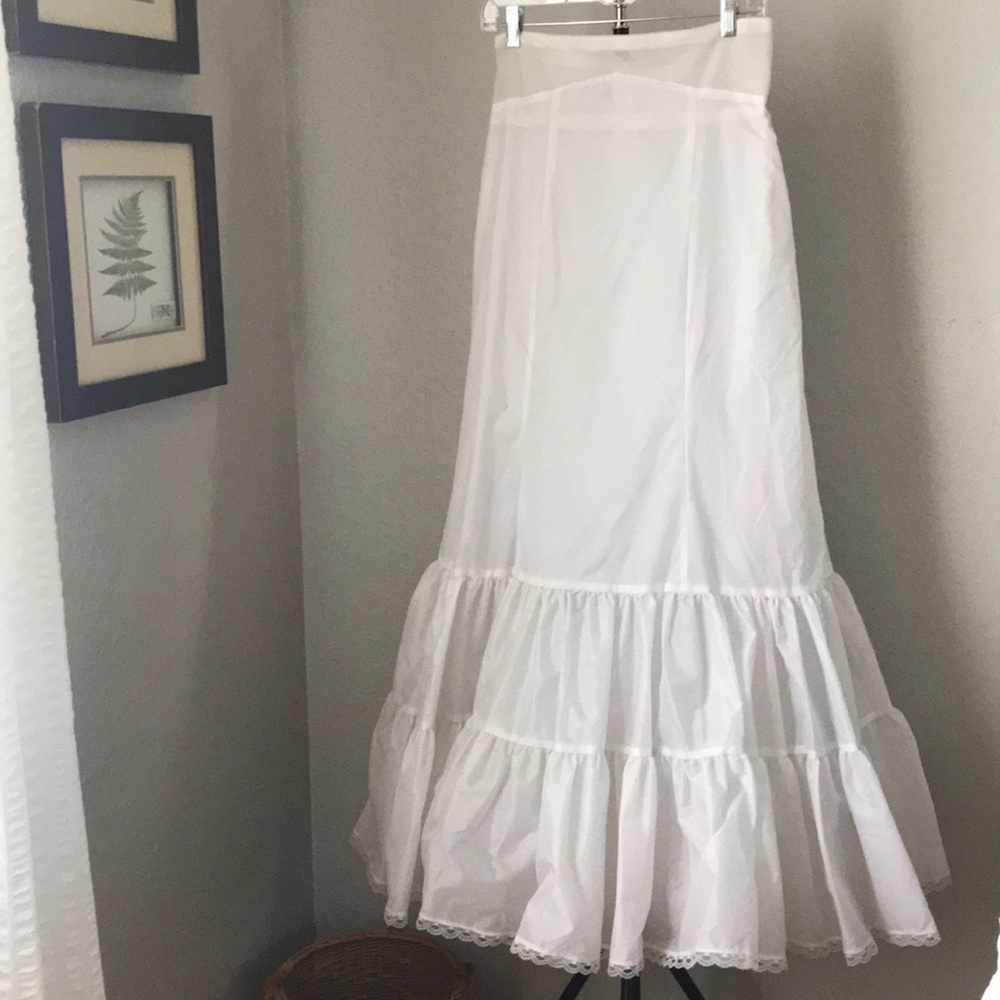 🌸David’s Bridal  slip  A- line undergarment